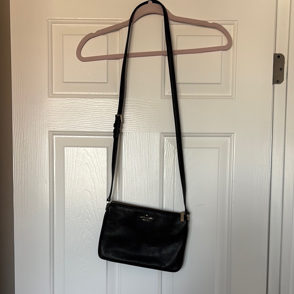 Kate Spade Black Crossbody Bag with Minimalist Design - Picture 2 of 8